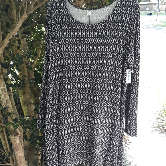 NWT OLD NAVY GEOMETRIC B&W RAYON DRESS, L - Picture 1 of 5